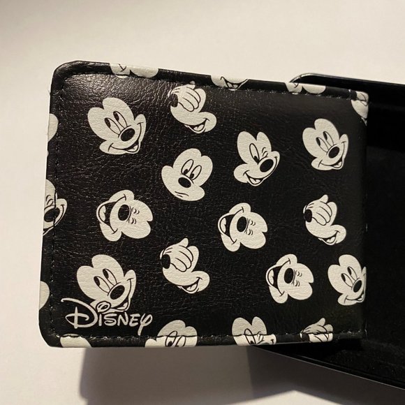 Mickey Mouse billfold wallet with Disney storage tin - Picture 3 of 5